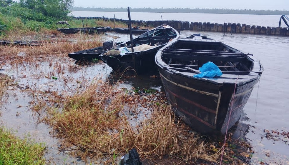 Petrol storage tank fire kills two in Delta community