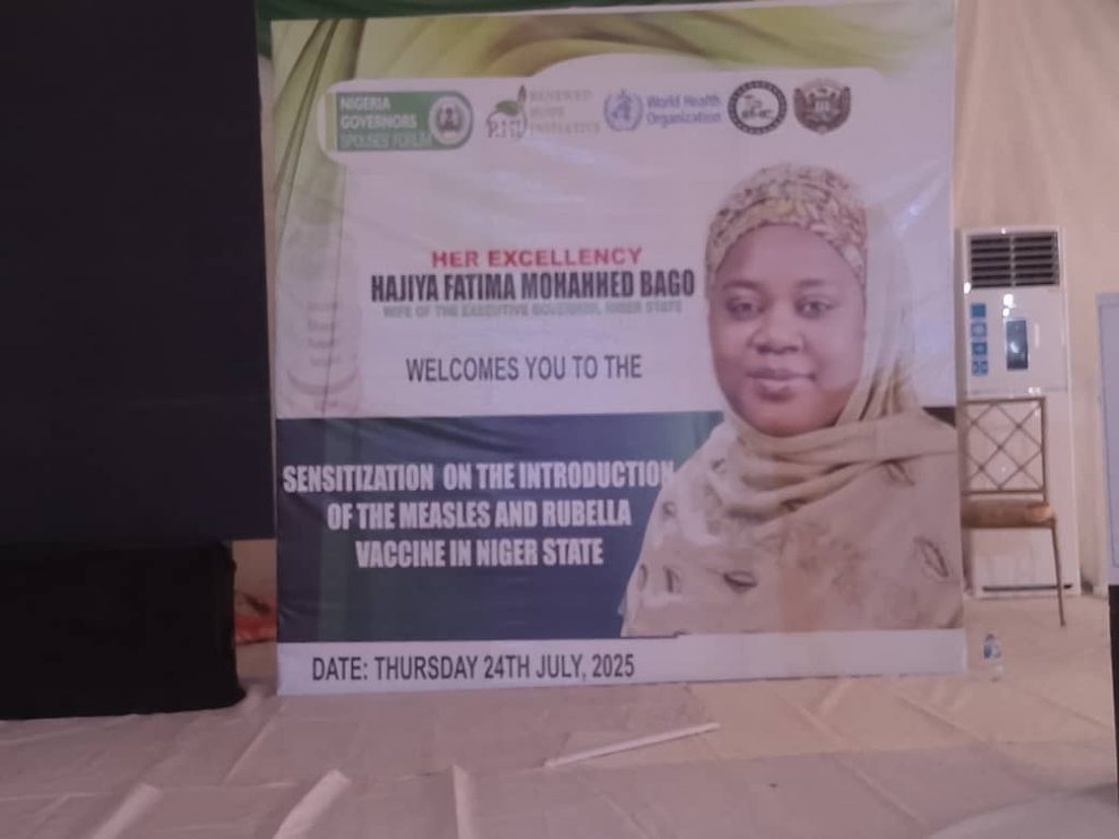 Niger first lady begins immunisation drive, empowers midwives statewide
