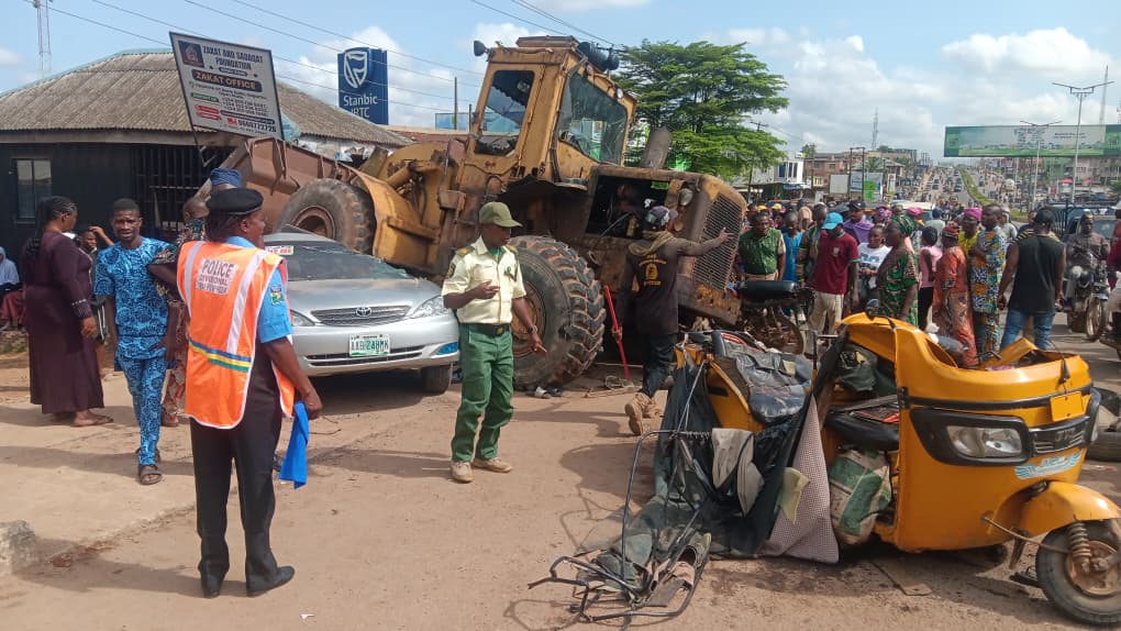 Pregnant woman dies, others injured in Ogun crash