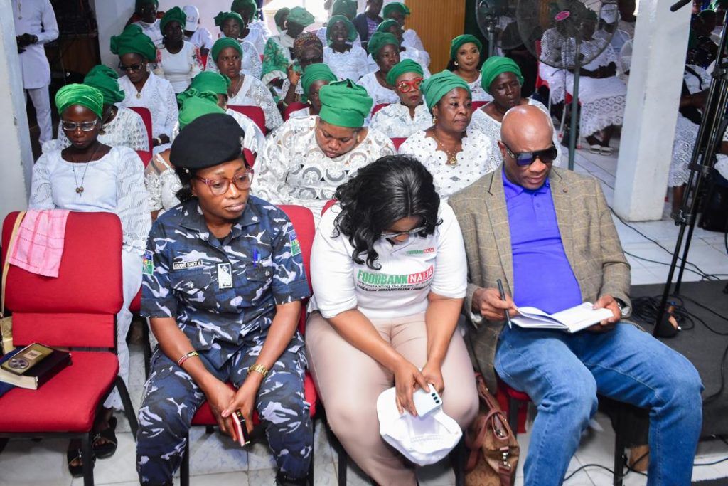 In Pictures Church extends food aid to police widows in Lagos