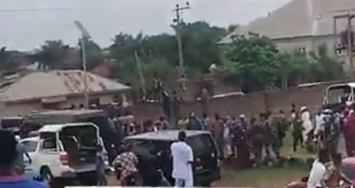Pandemonium in Oyo community as youths block Alaafin from leaving Twin Festival venue
