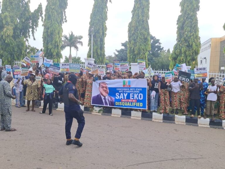 Protesters storm APC secretariat over disqualification of Kayode Ojo