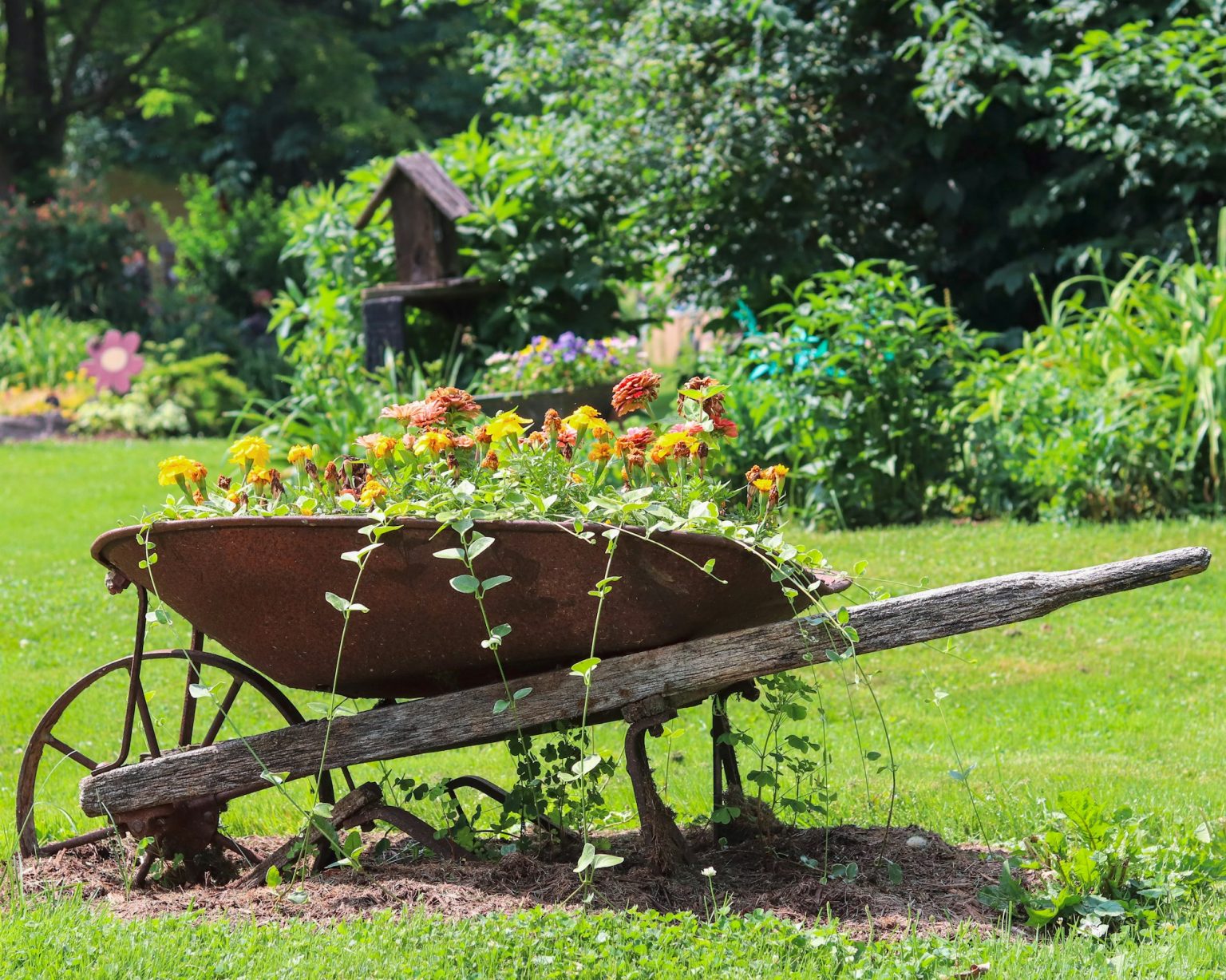 The Perfect Retaining Wall Sleepers for Sloping Gardens: A Guide