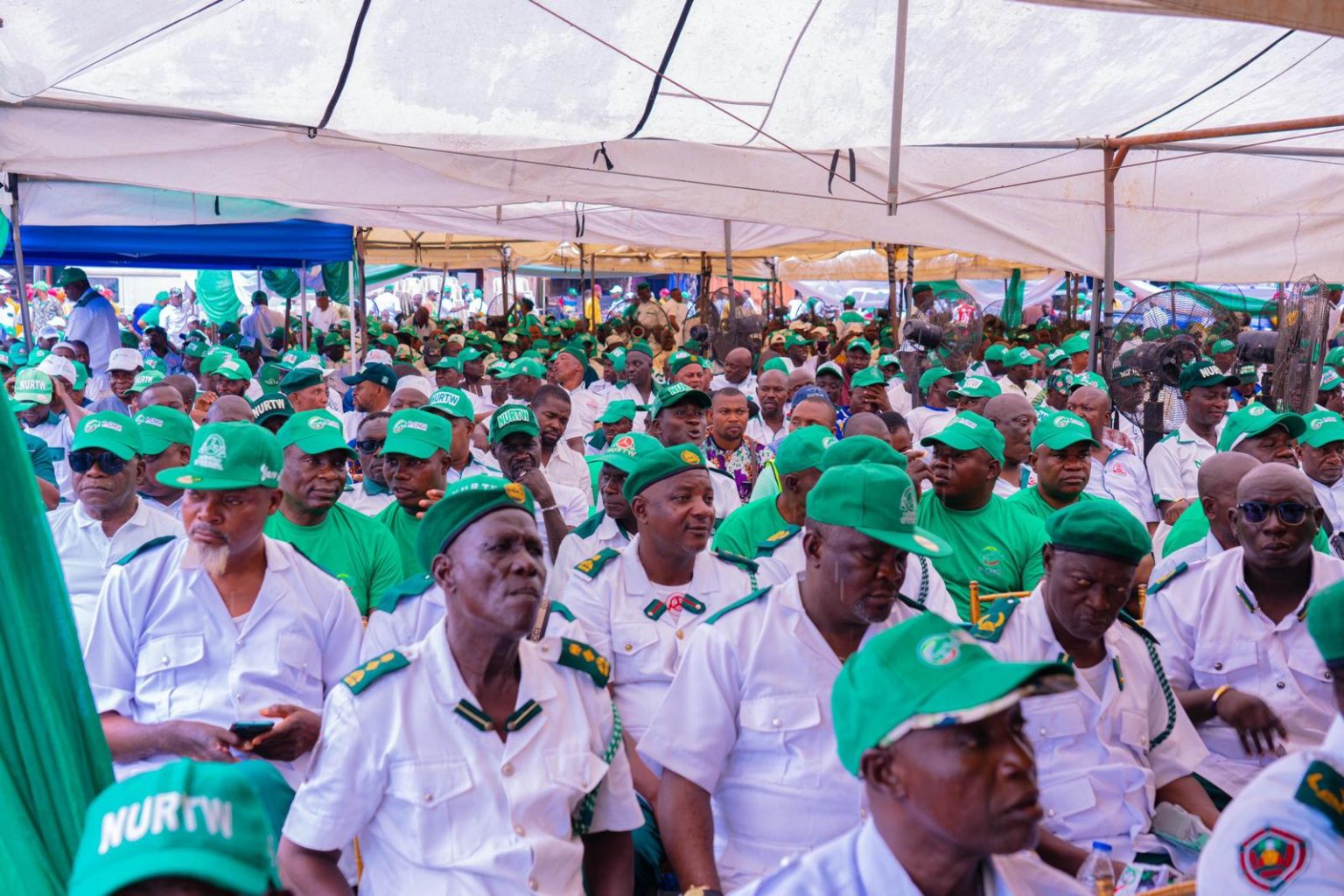 Ondo PDP suffers mass defection as NURTW members join ruling APC