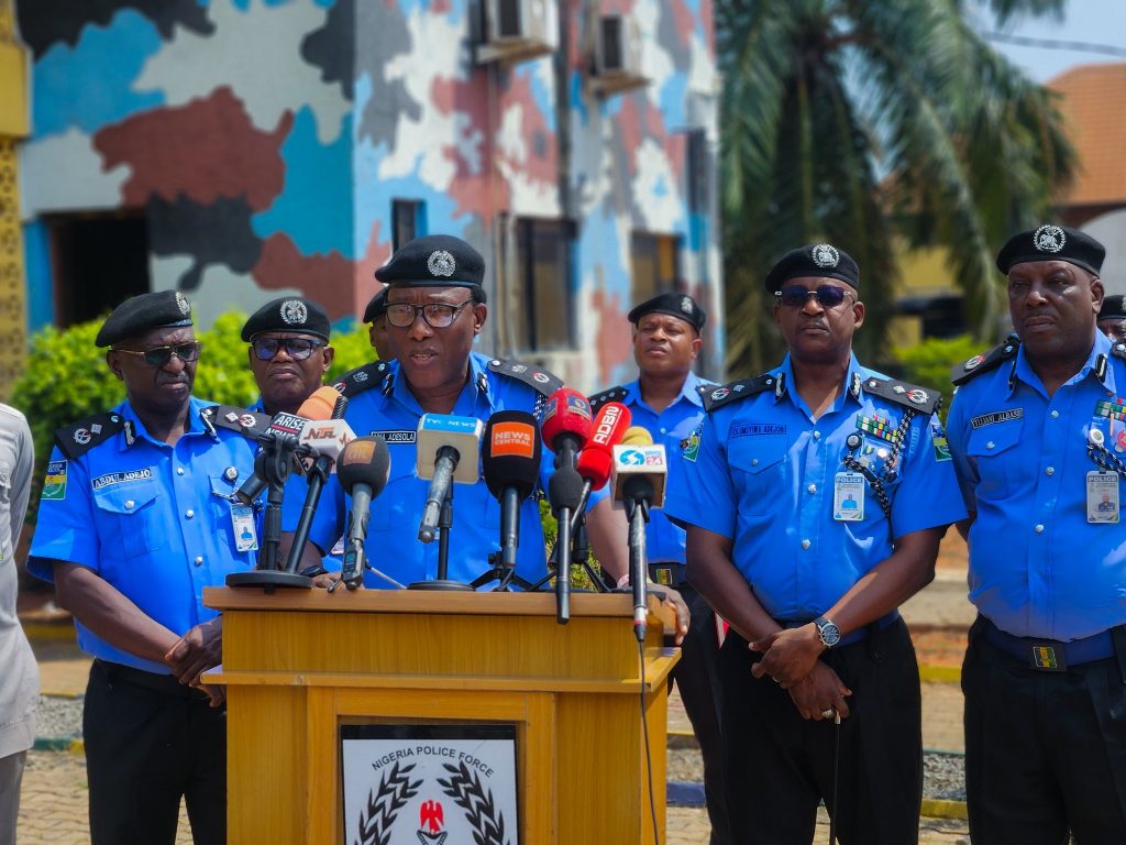 Police bust inter-state kidnap syndicate, recover firearms