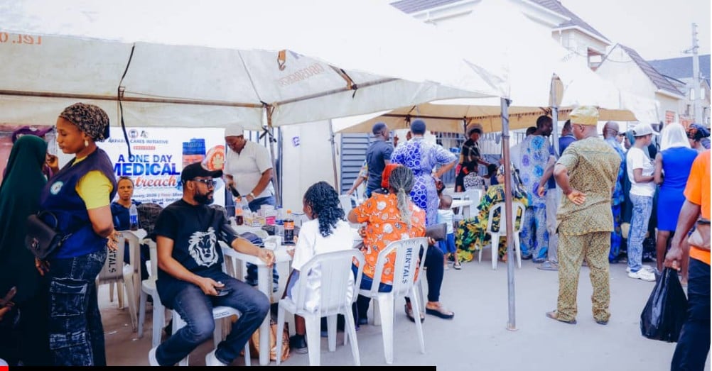 Akpabio offers 700 Lagos residents free medical treatment
