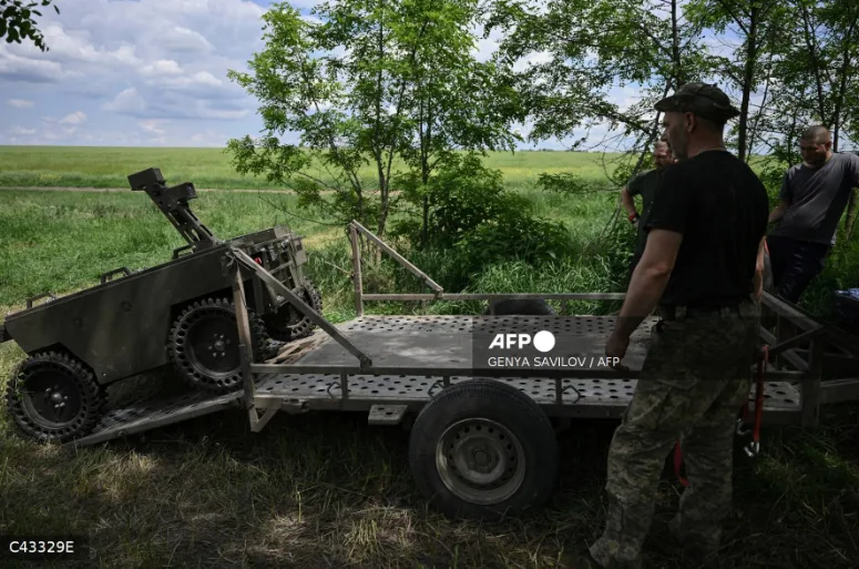 Ukraine Pushes AI Combat Robots Despite Minister’s Dismissal