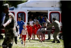 China Halts Rescue Amid Renewed Risk