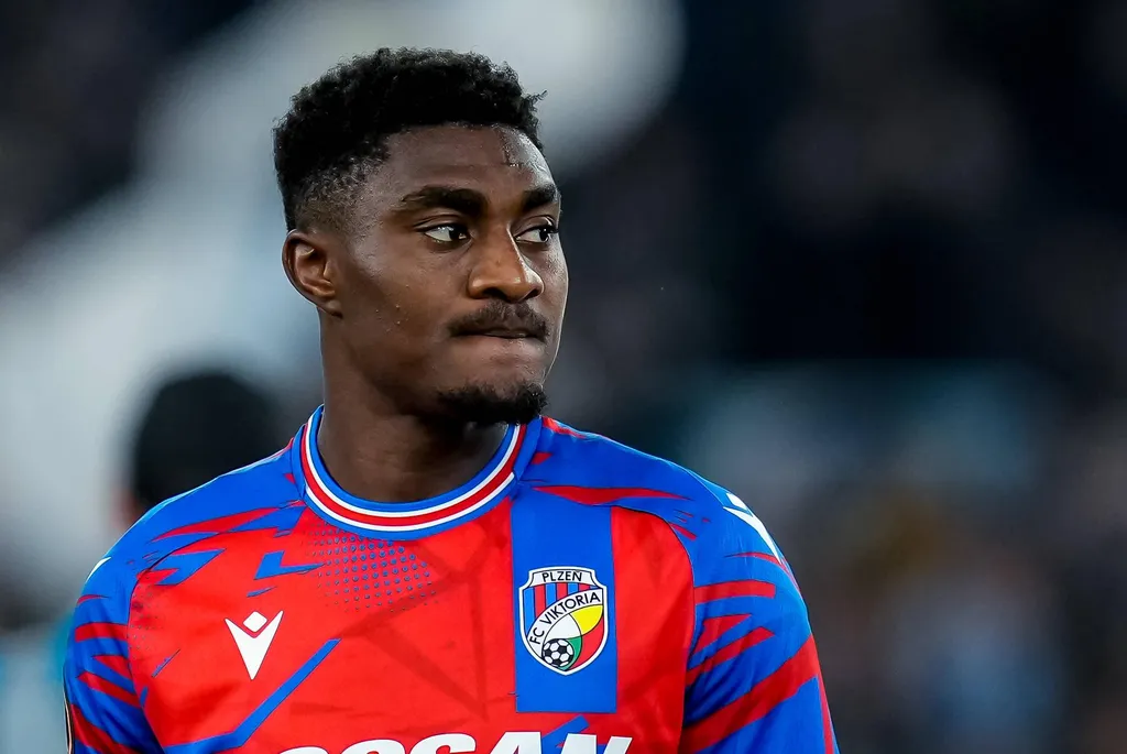 ‘Durosinmi will leave KRC Genk’ – Super Eagles star’s fast start draws exit warning