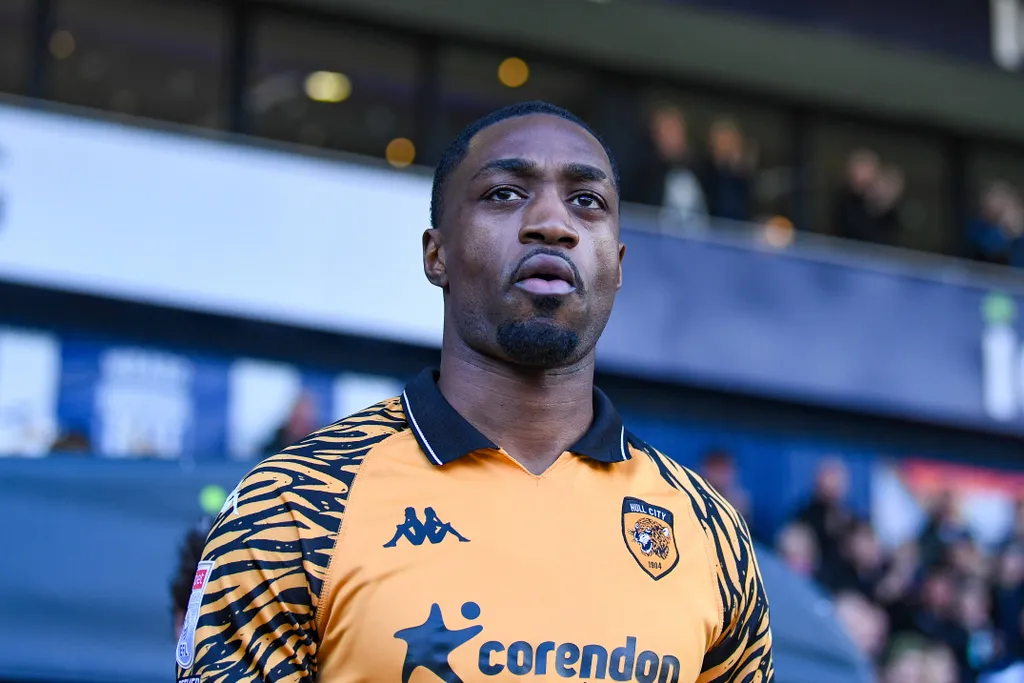 Semi Ajayi sets Hull City target after dream Premier League start
