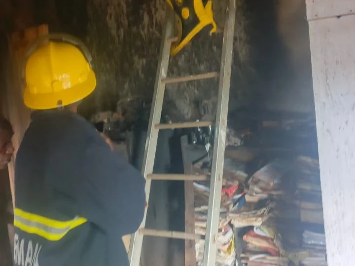 Solar wiring sparks fire in Kwara building
